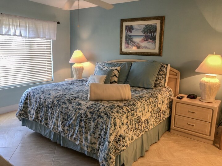 The Ultimate 2 Bedroom Condo on Santa Maria Harbor Resort, Florida Condo 5934