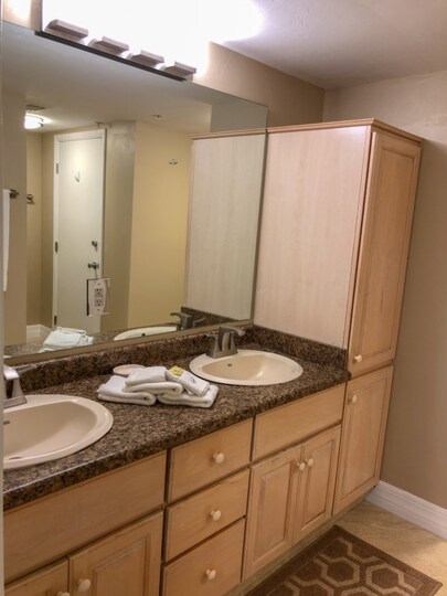 The Ultimate 2 Bedroom Condo on Santa Maria Harbor Resort, Florida Condo 5934