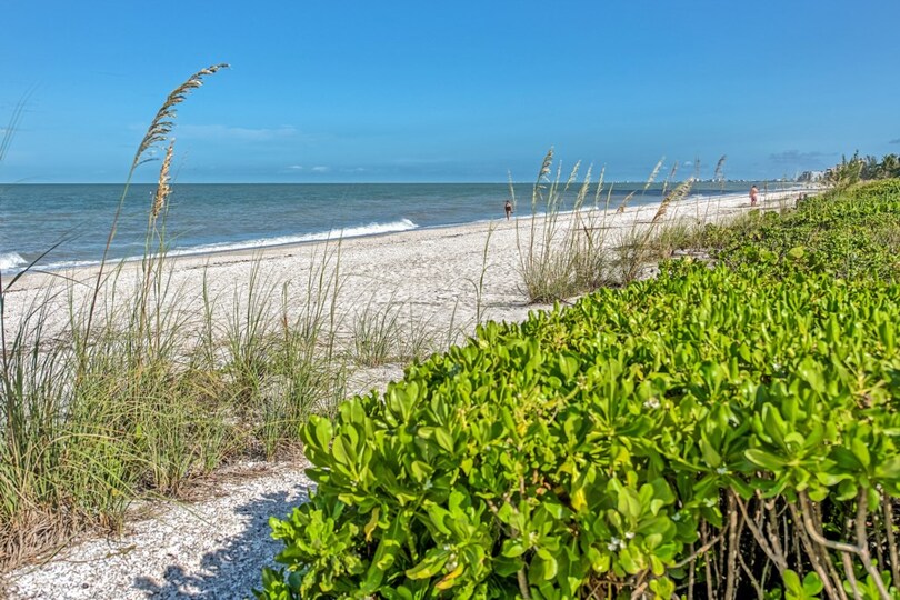 The Ultimate Beachfront 3 Bedroom Villa, Florida Villa 5926