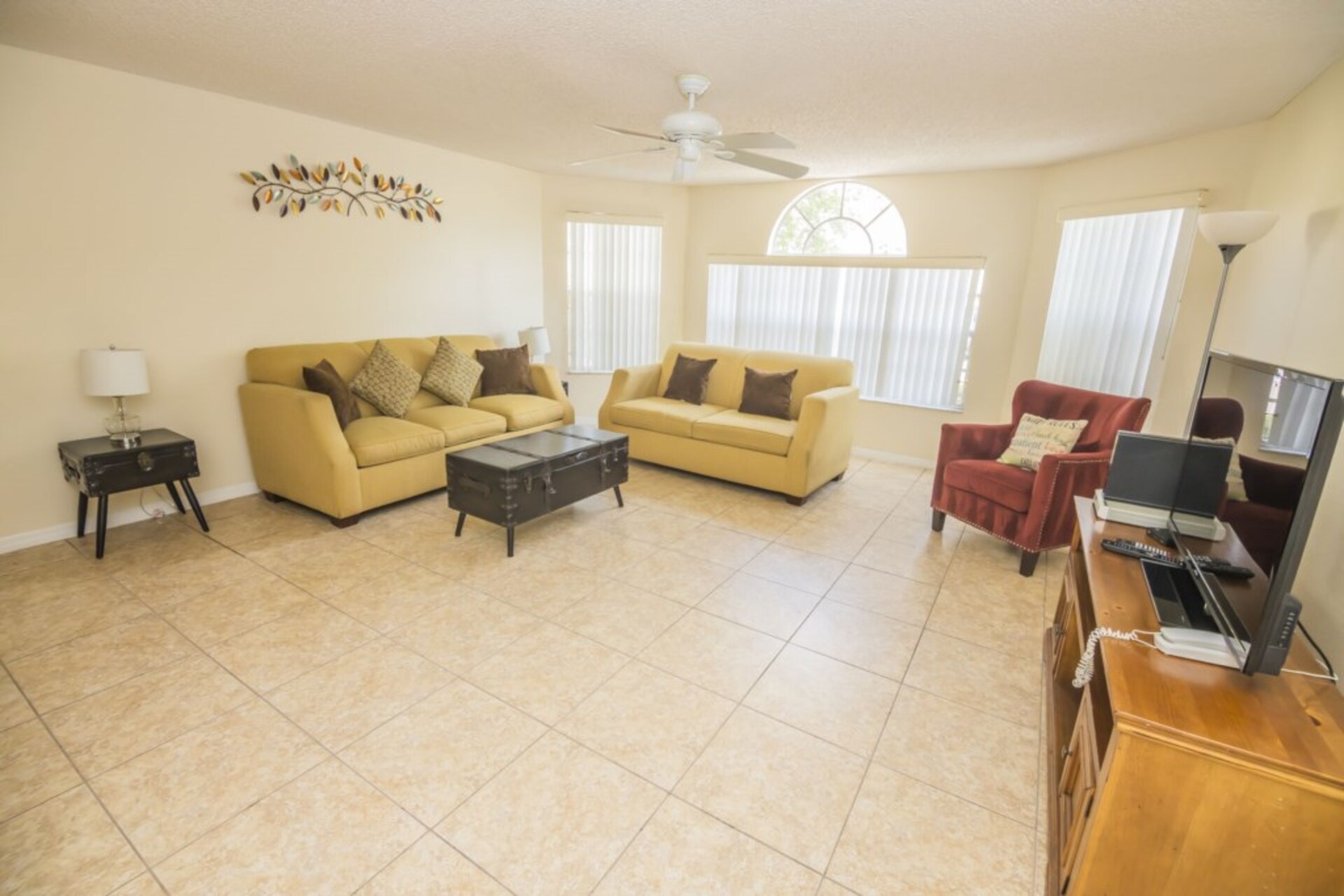 Luxury Contemporary Style Condo on Laguna Bay, Florida Condo 6079