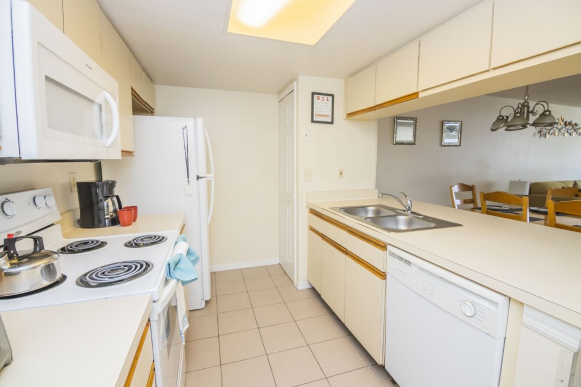 Luxury Contemporary Style Condo on Laguna Bay, Florida Condo 6079