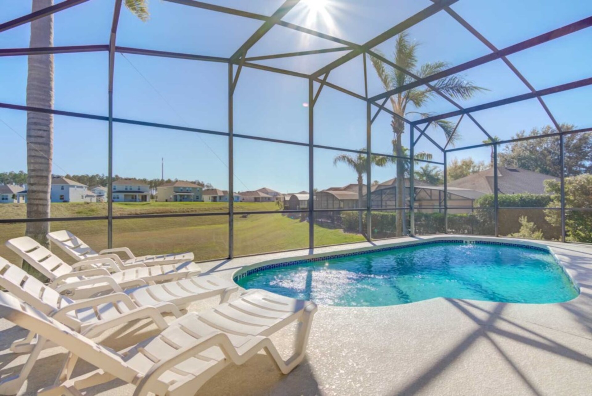 5 Star in one of the most Prestigious Areas in Calabay Parc at Tower Lake, Florida Villa 6117
