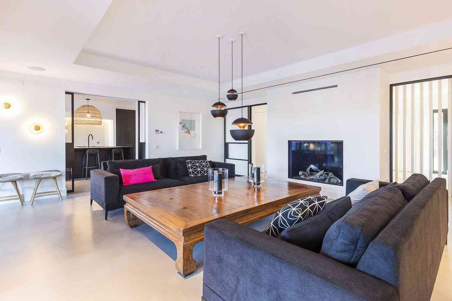 5 Star Villa Magnolia – Luxury Lakefront Retreat