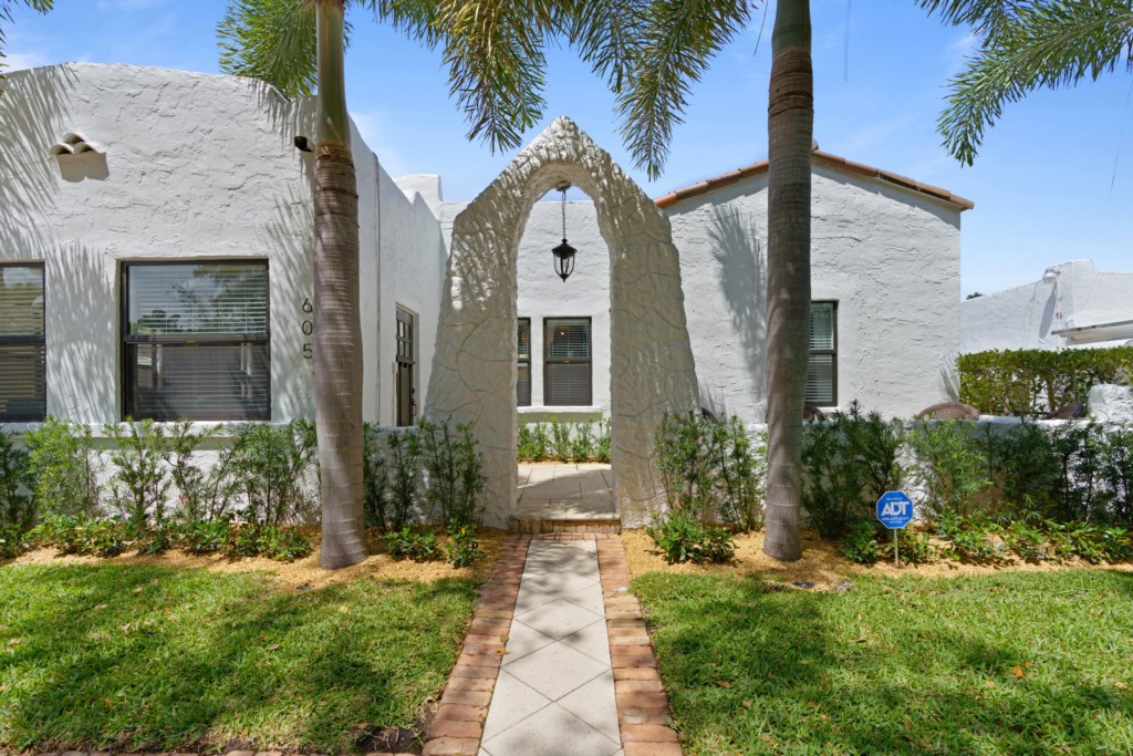 Stunning Townhome in Prime Location, West Palm Beach Townhome 1865