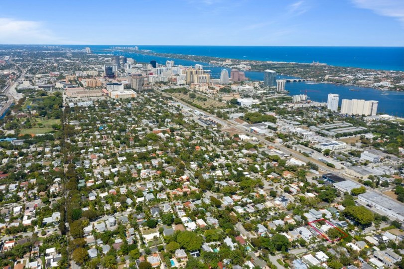 Stunning Townhome in Prime Location, West Palm Beach Townhome 1865