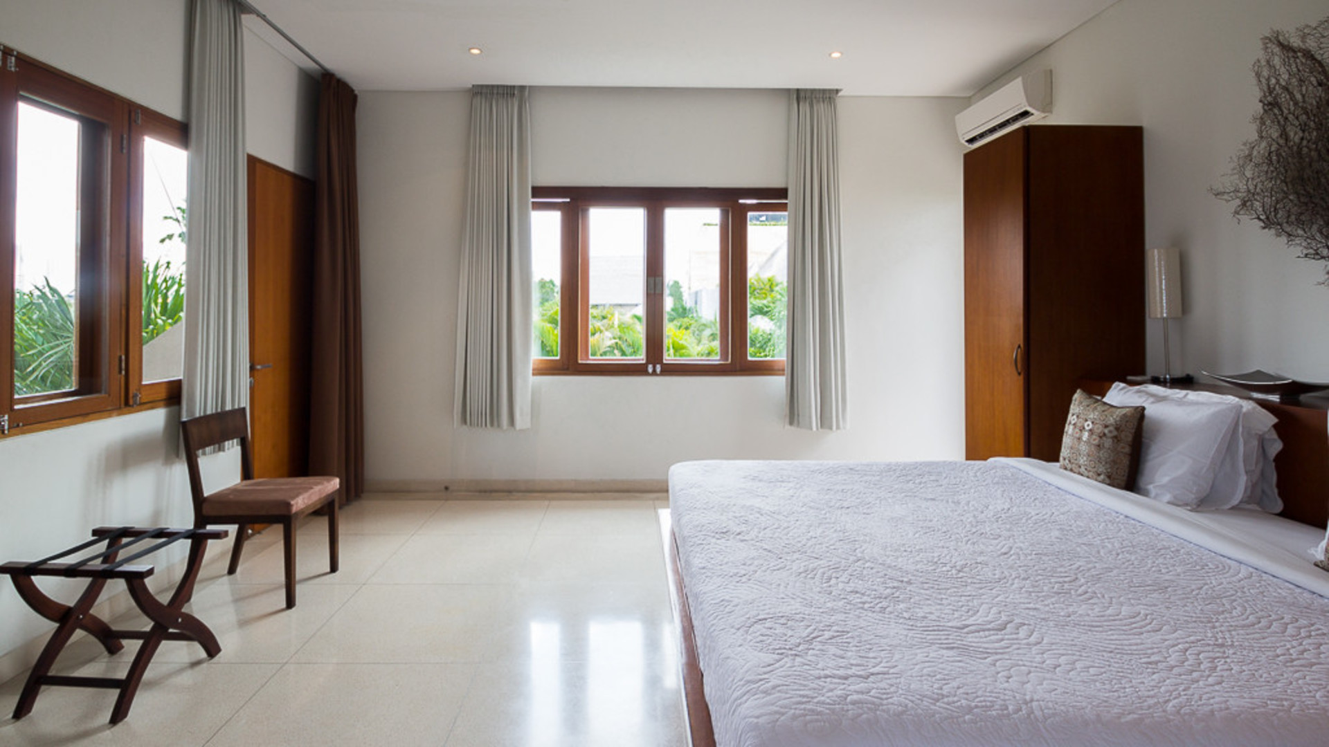 Amazing 5 Star Villa With 2 Relaxing Pools , Bali Villa 2136