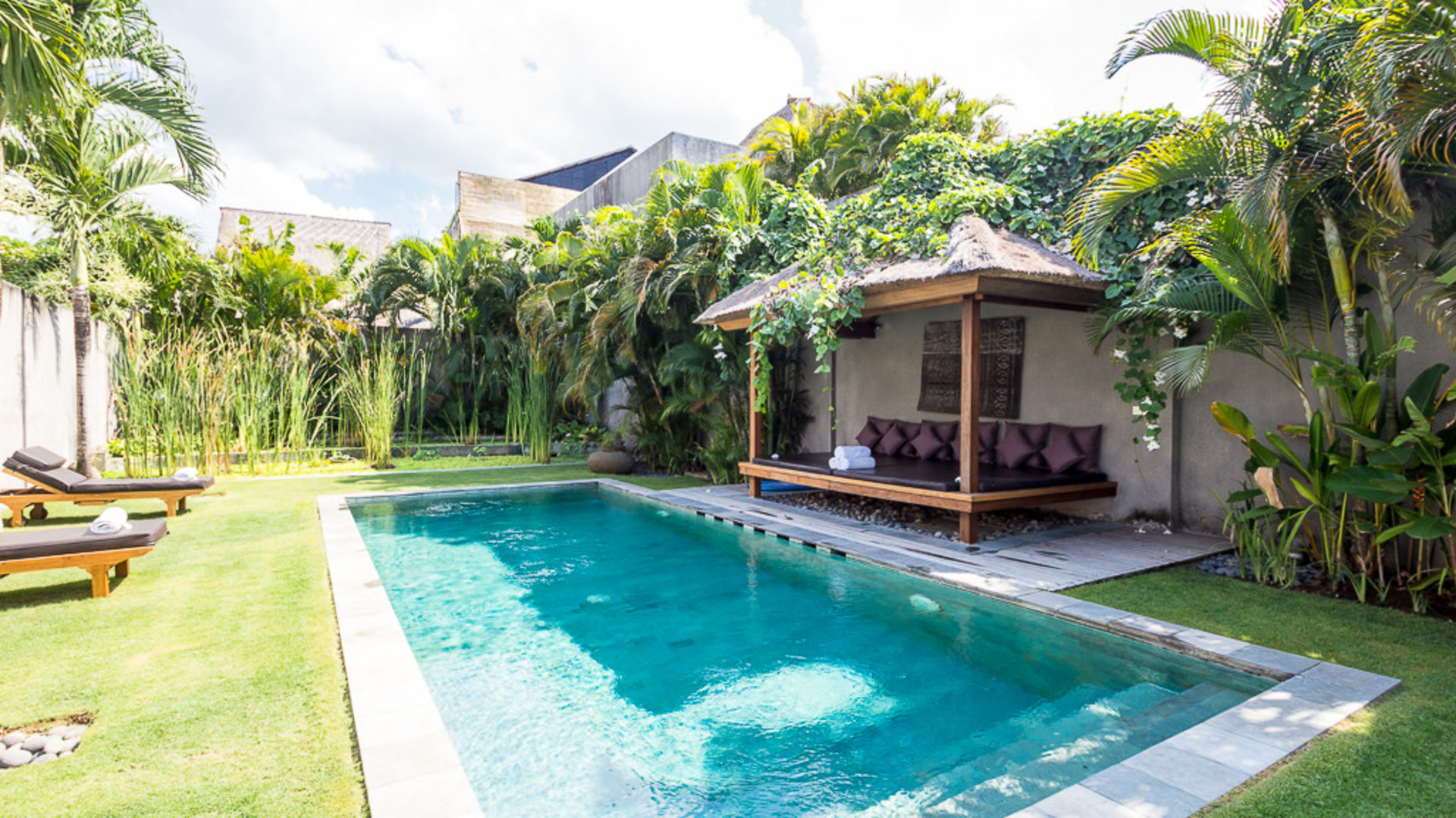 Amazing 5 Star Villa With 2 Relaxing Pools , Bali Villa 2136