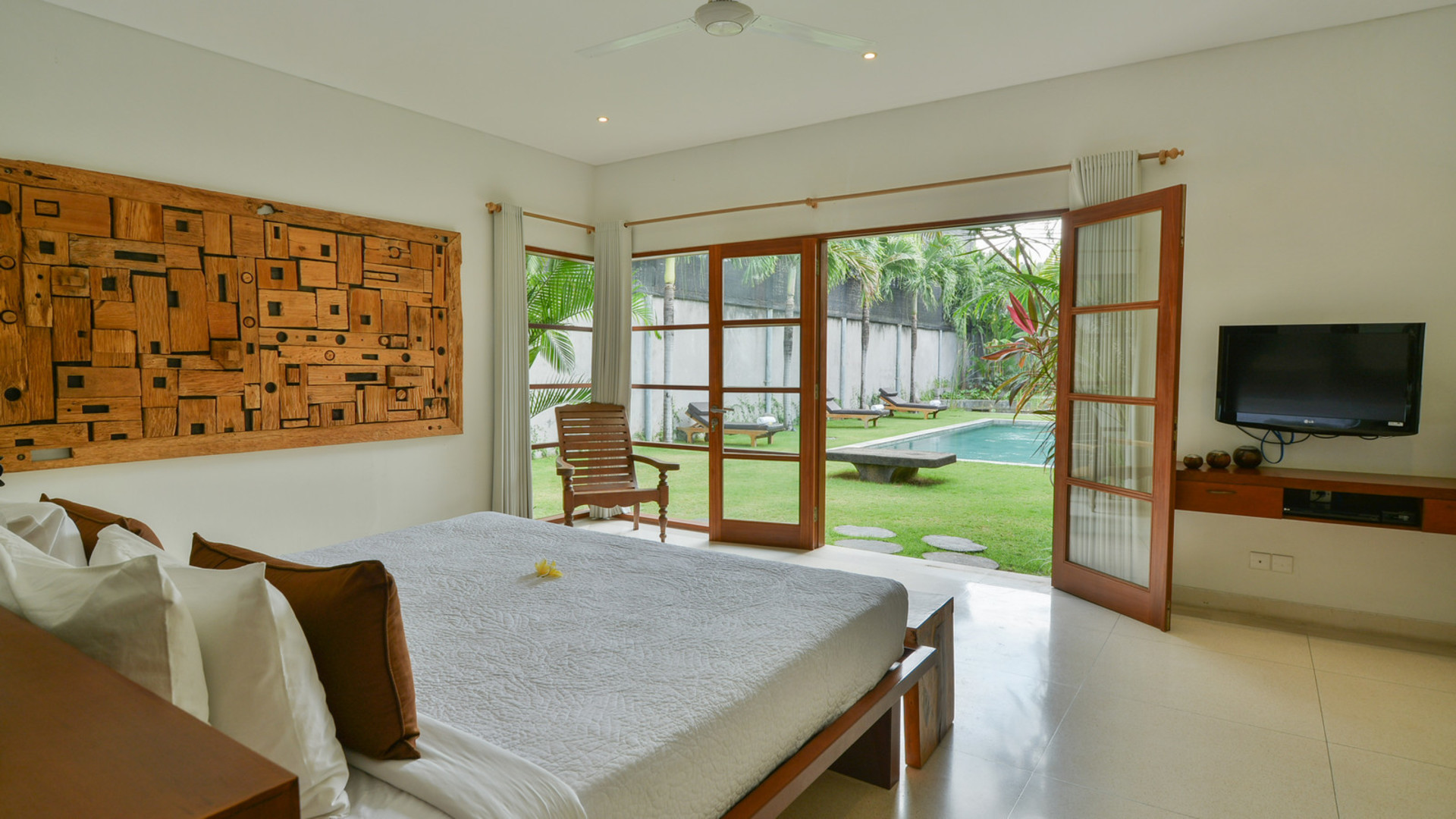 Amazing 5 Star Villa With 2 Relaxing Pools , Bali Villa 2136