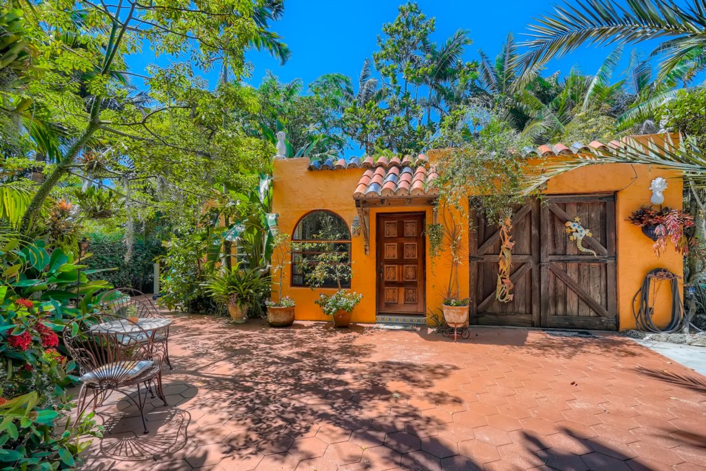 Charming Cottage Stay Near Downtown, West Palm Beach Villa 1867