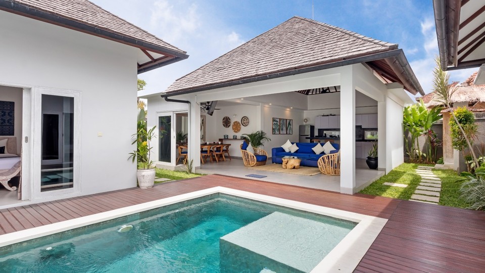Beautiful 3BR Villa W/ Private Pool in Bali, Bali Villa 2207, Jalan Batu Belig, Indonesia