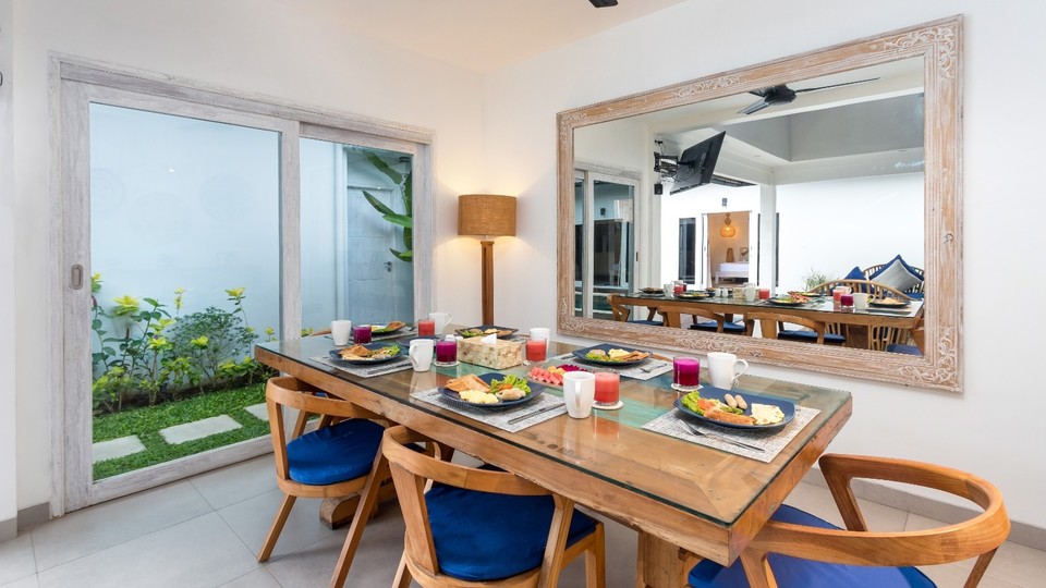 Charming 7BR Villa W/ Pool & Balcony in Bali, Bali villa 2206