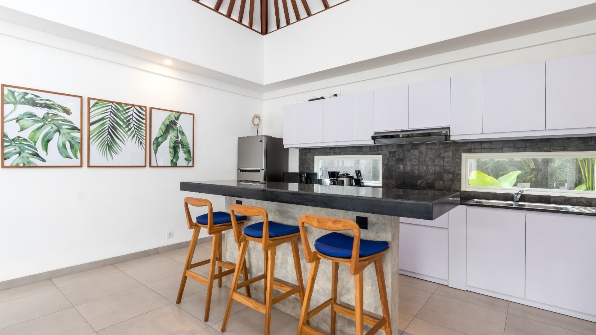 Charming 7BR Villa W/ Pool & Balcony in Bali, Bali villa 2206