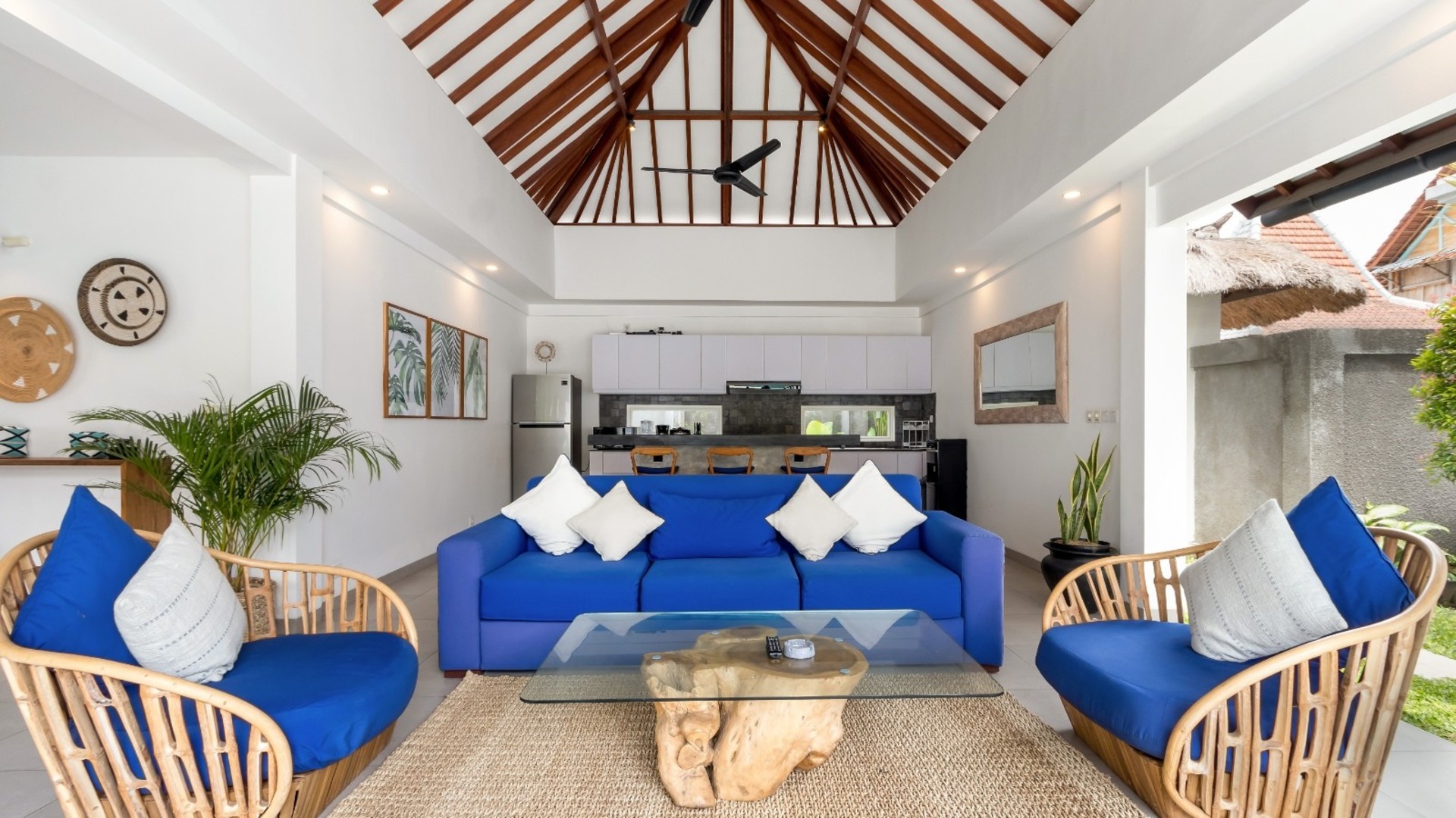 Charming 7BR Villa W/ Pool & Balcony in Bali, Bali villa 2206