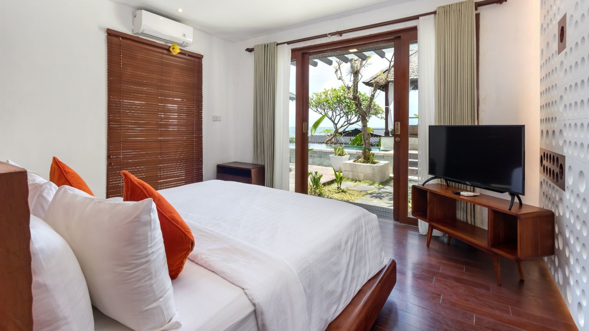 Peaceful 16BR Villa W/ Pool in Bali, Bali Villa 2209