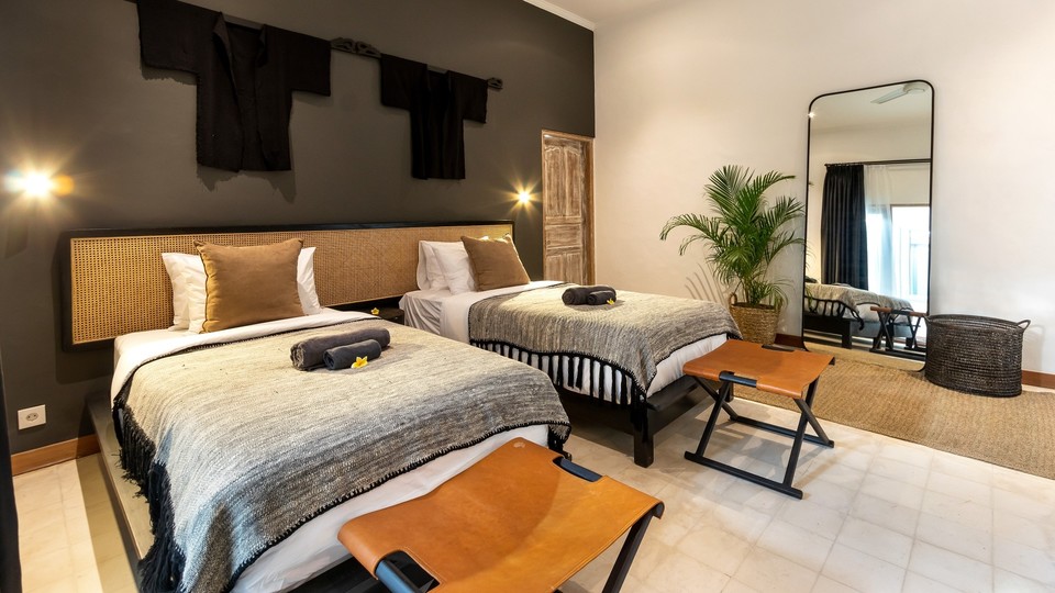 Cozy 4BR Villa with Amazing Pool Area, Bali Villa 2210