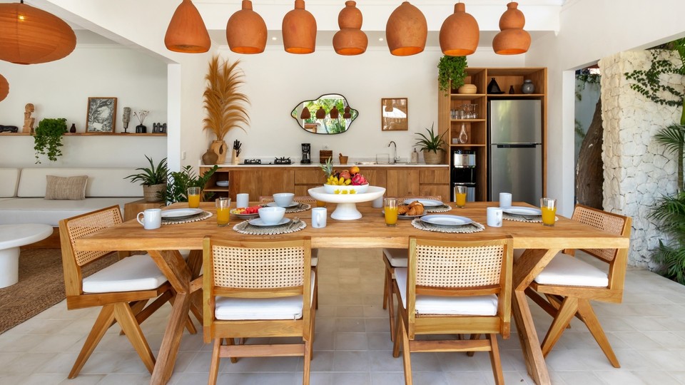 Cozy 4BR Villa with Amazing Pool Area, Bali Villa 2210