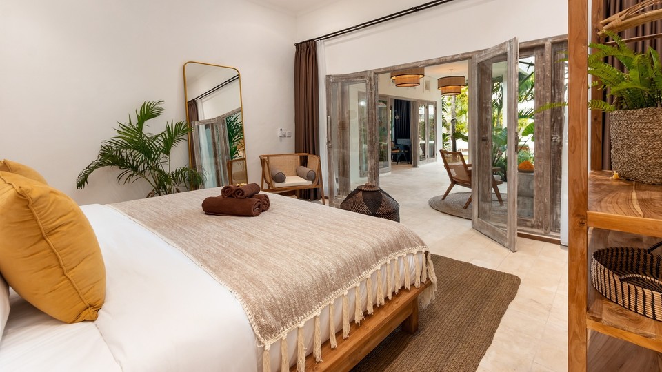 Cozy 4BR Villa with Amazing Pool Area, Bali Villa 2210