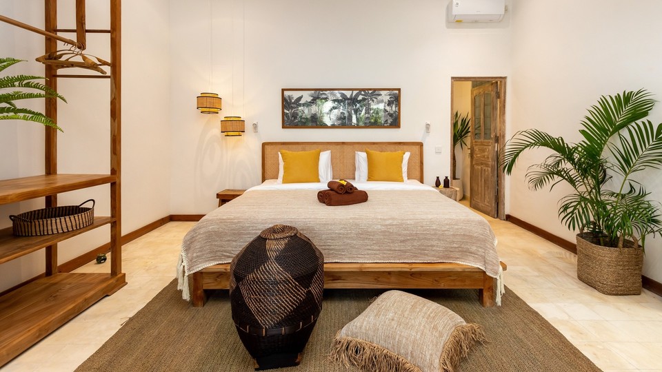 Cozy 4BR Villa with Amazing Pool Area, Bali Villa 2210