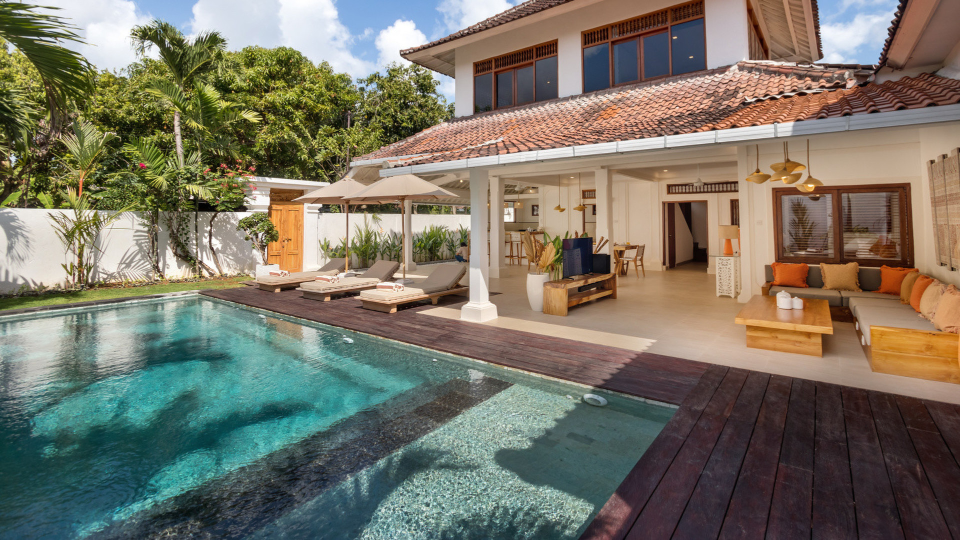Amazing 4BR Villa With Pool in Bali, Bali Villa 2211