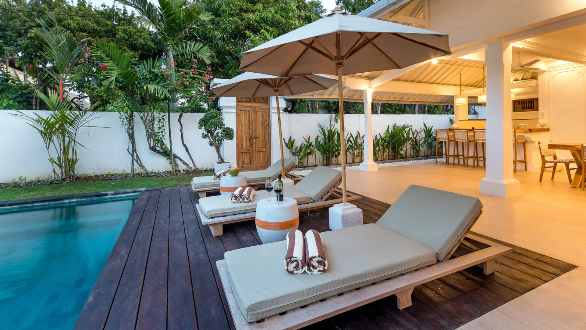 Amazing 4BR Villa With Pool in Bali, Bali Villa 2211