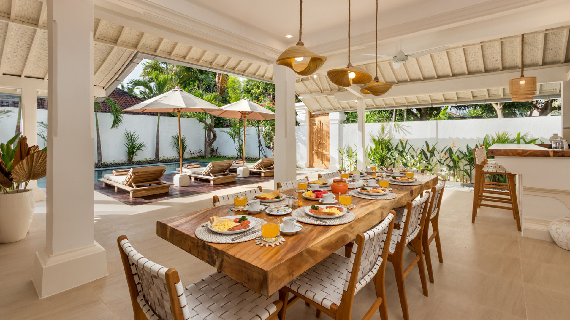 Amazing 4BR Villa With Pool in Bali, Bali Villa 2211