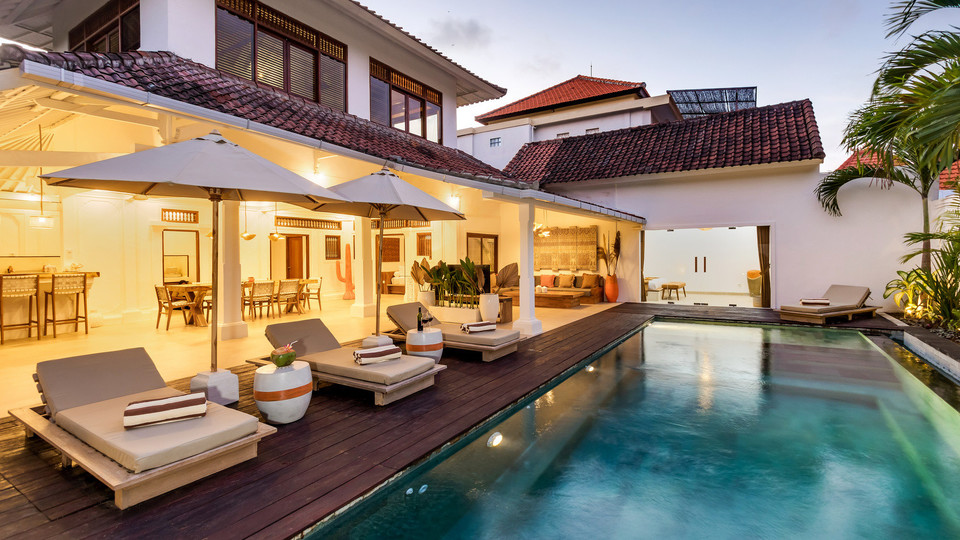 Wonderful 4BR Villa with Pool, Bali Villa 2212