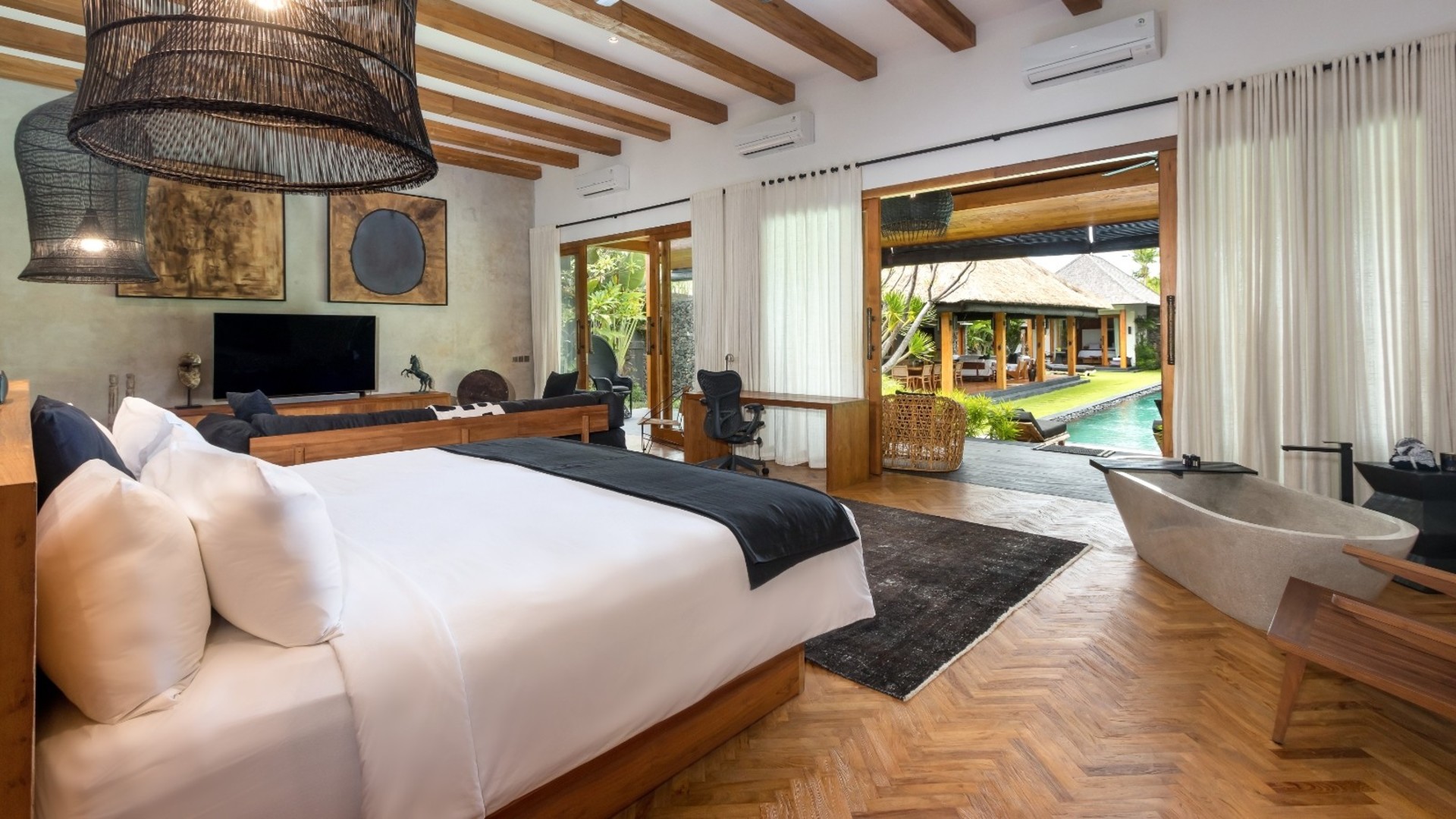 Cheerful 3BR Villa W/ Pool & Garden, Bali Villa 2213