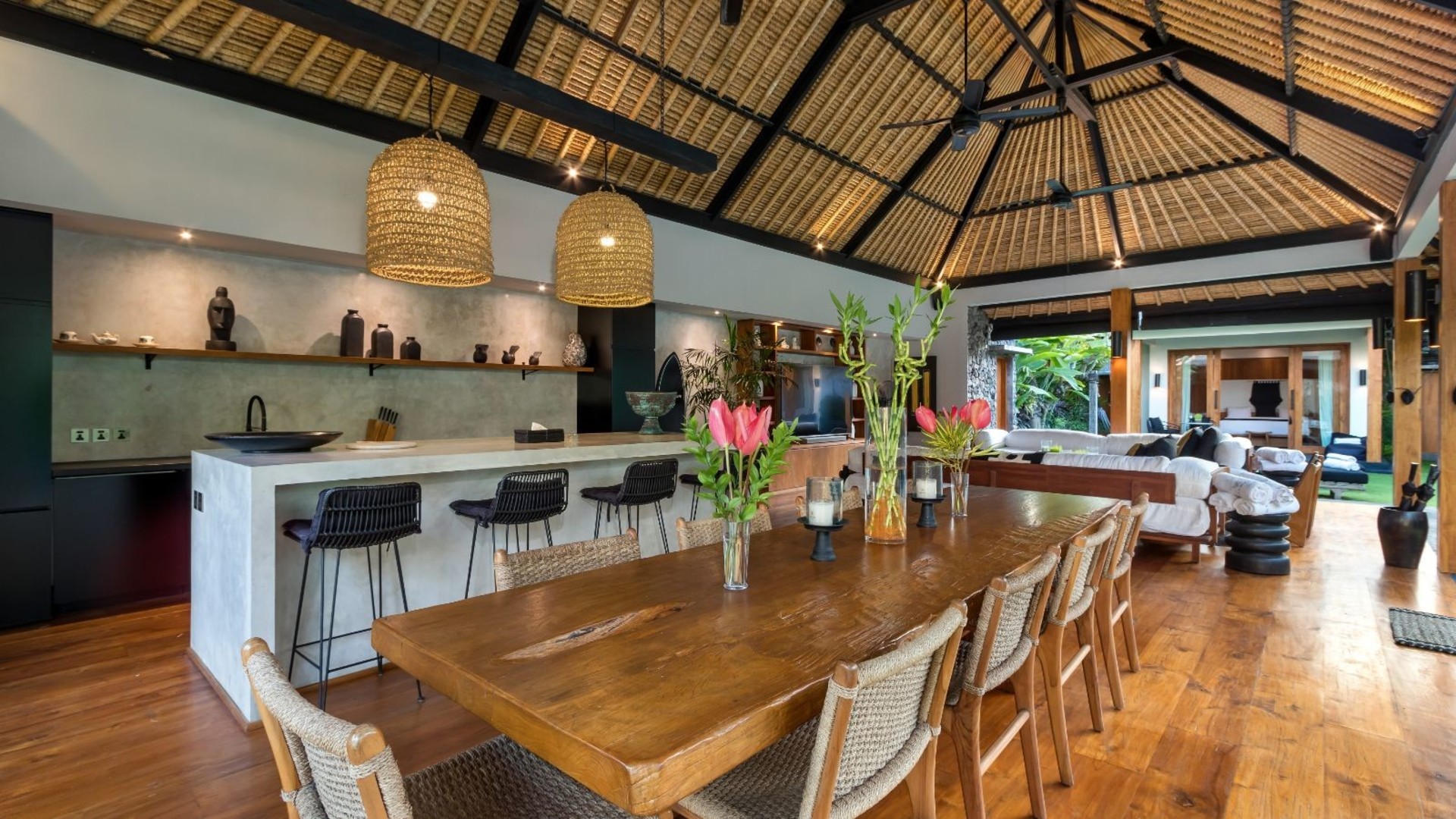 Cheerful 3BR Villa W/ Pool & Garden, Bali Villa 2213