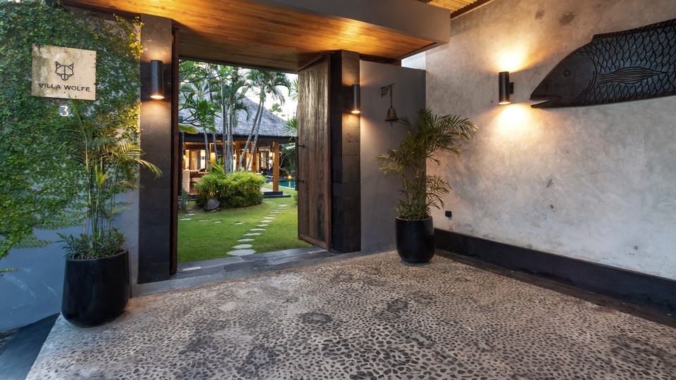 Cheerful 3BR Villa W/ Pool & Garden, Bali Villa 2213