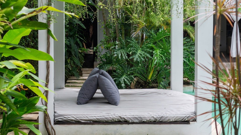 Cozy 2BR Villa W/Amazing Pool Area, Bali Villa 2216