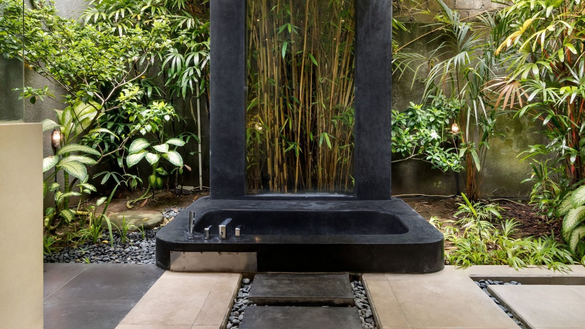 Cozy 2BR Villa W/Amazing Pool Area, Bali Villa 2216