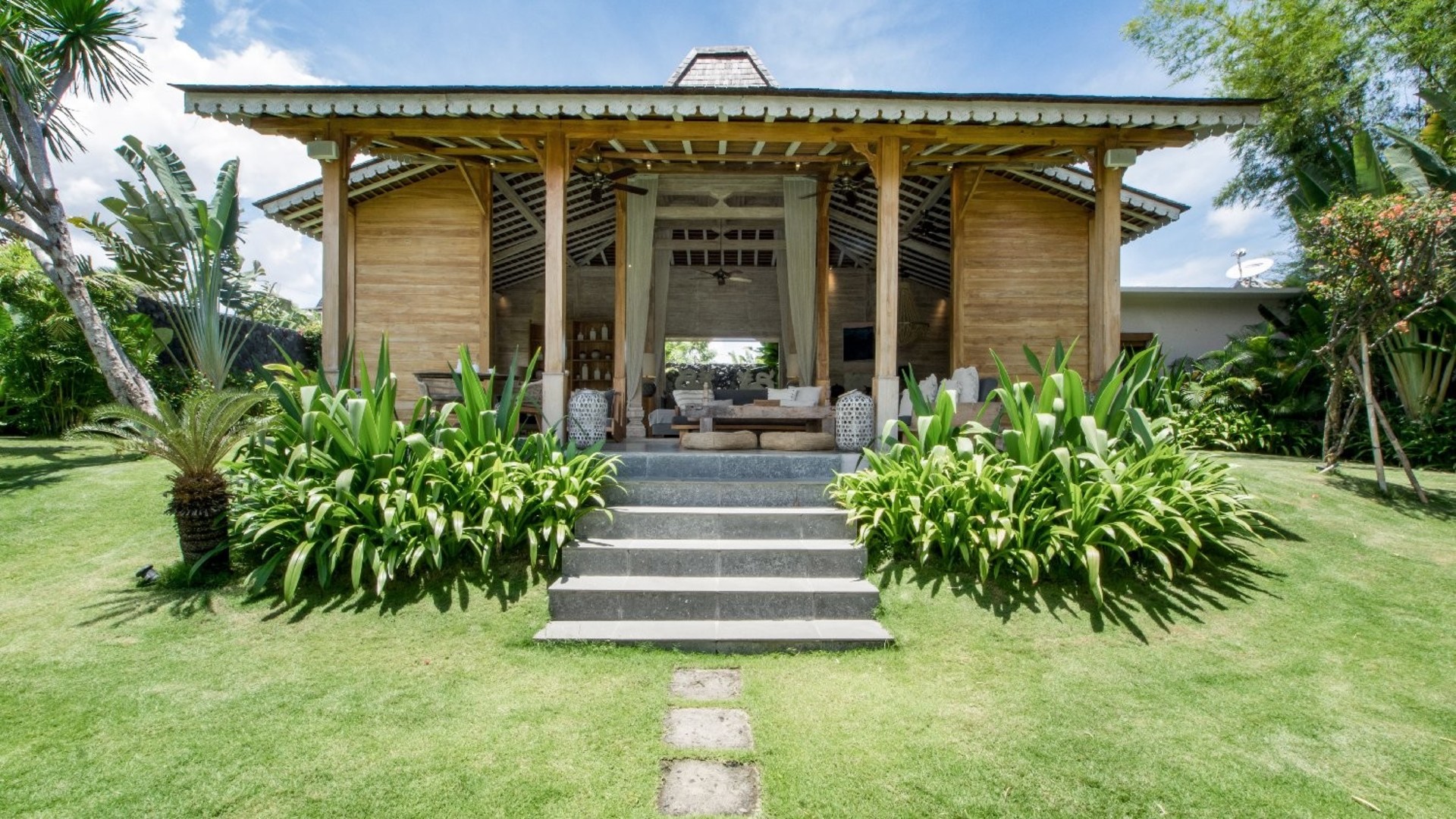 Wonderful 9BR Villa with Pool, Bali Villa Bali Villa 2218