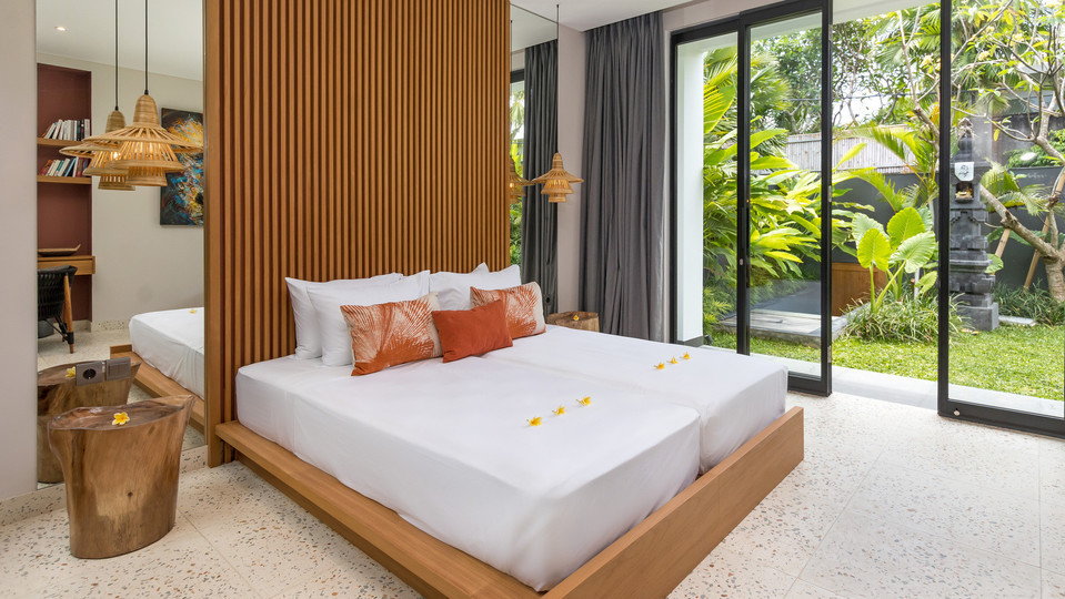 Cheerful 4BR Villa W/ Pool & Balcony, Bali Villa 2219
