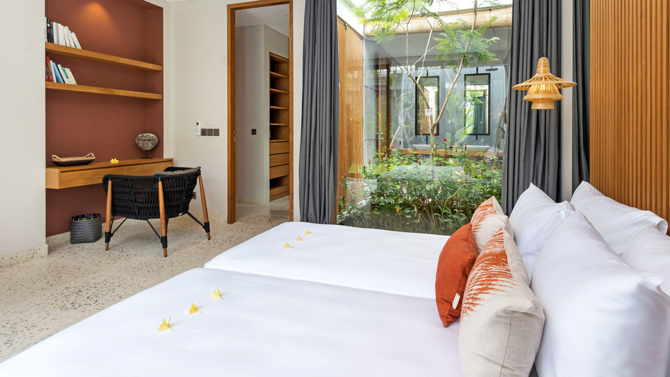 Cheerful 4BR Villa W/ Pool & Balcony, Bali Villa 2219