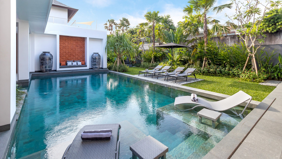 Cheerful 4BR Villa W/ Pool & Balcony, Bali Villa 2219