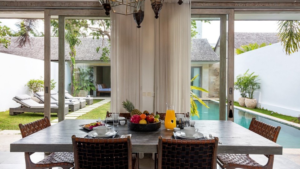 Sunny 3BR Villa Close to Beach W/ Pool, Bali Villa 2225
