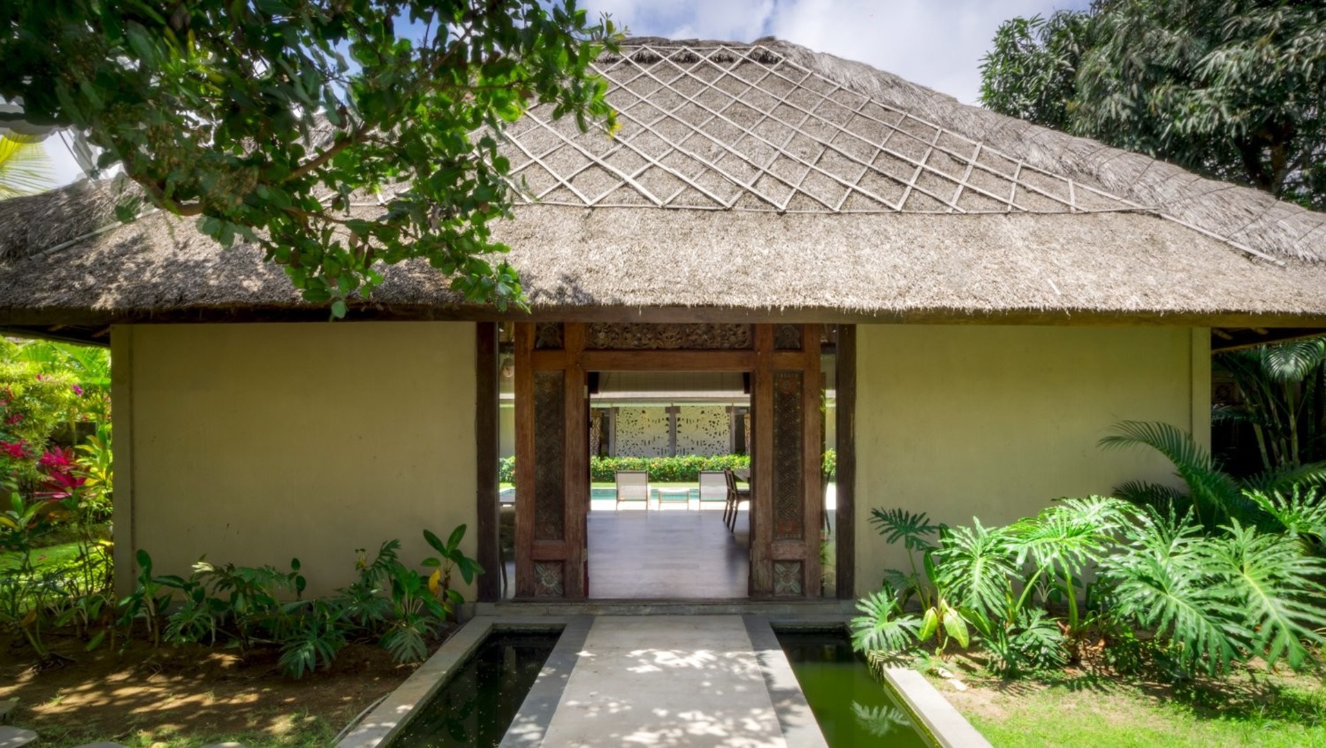 Great 2BR Villa W/ Amazing Pool & Garden, Bali Villa 2226