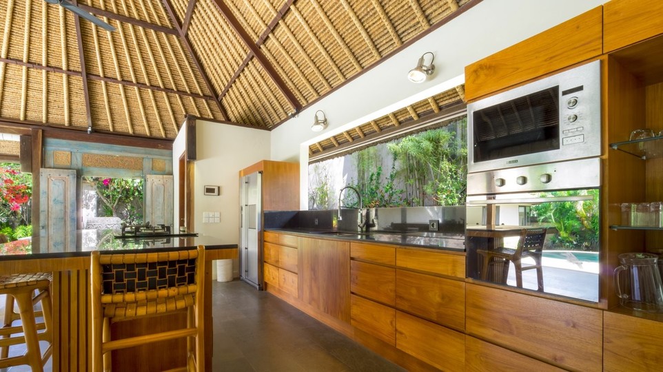 Spacious 2BR Villa W/ Pool & Garden, Bali Villa 2227