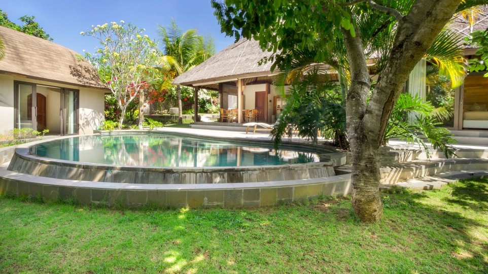 Spacious 2BR Villa W/ Pool & Garden, Bali Villa 2227