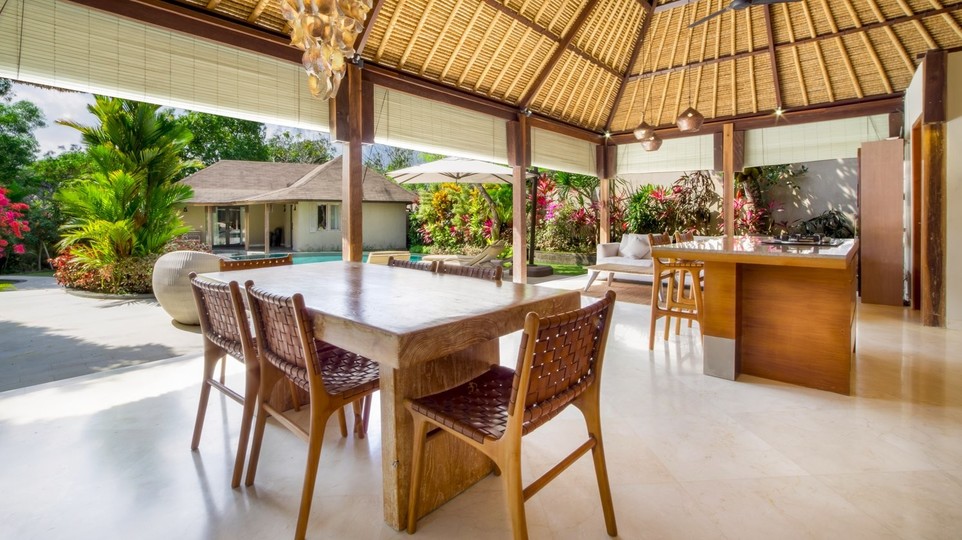 Fantastic 3BR Villa W/ Pool & Garden, Bali Villa 2228