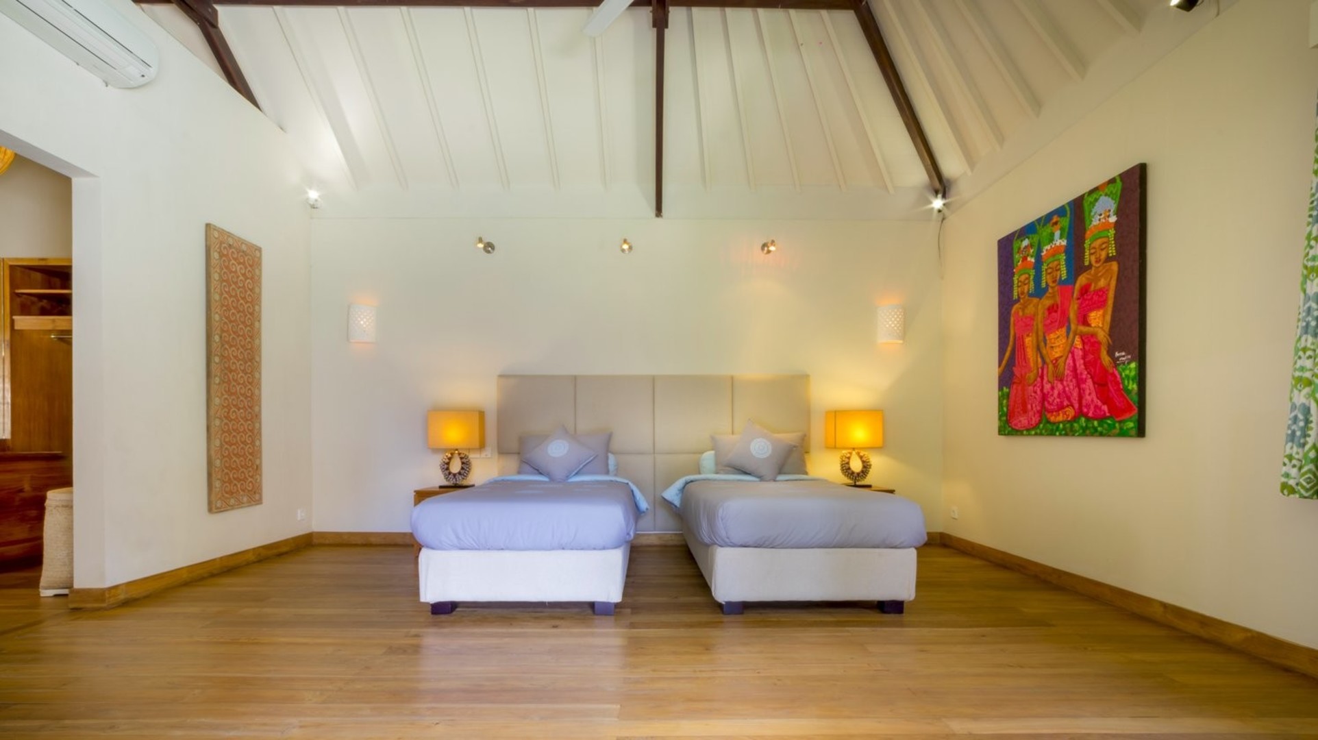 Fantastic 3BR Villa W/ Pool & Garden, Bali Villa 2228