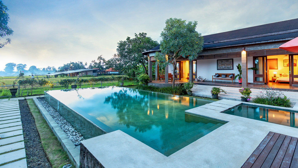 Spacious 4BR Villa W/ Pool & Garden, Bali Villa 2233