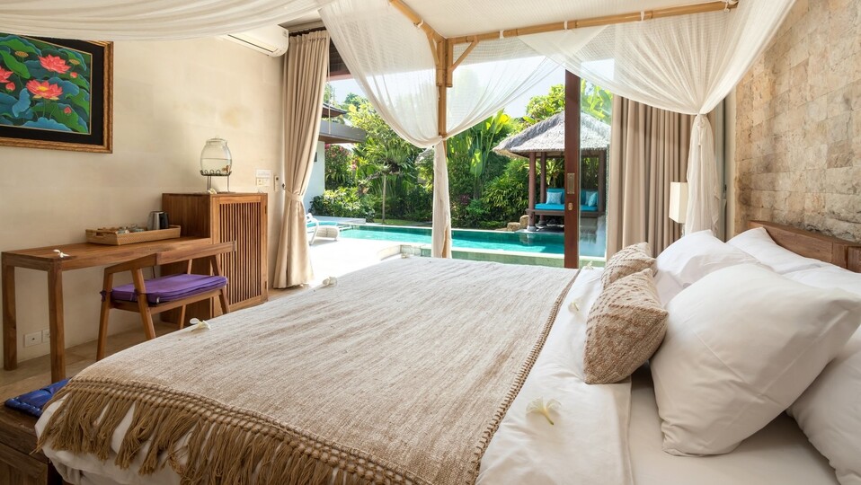 Enjoying Your Holiday in a Luxury 5 Star Villa in Candidasa, For Less Than a Hotel, Villa Bali 2243