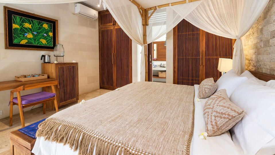 Enjoying Your Holiday in a Luxury 5 Star Villa in Candidasa, For Less Than a Hotel, Villa Bali 2243