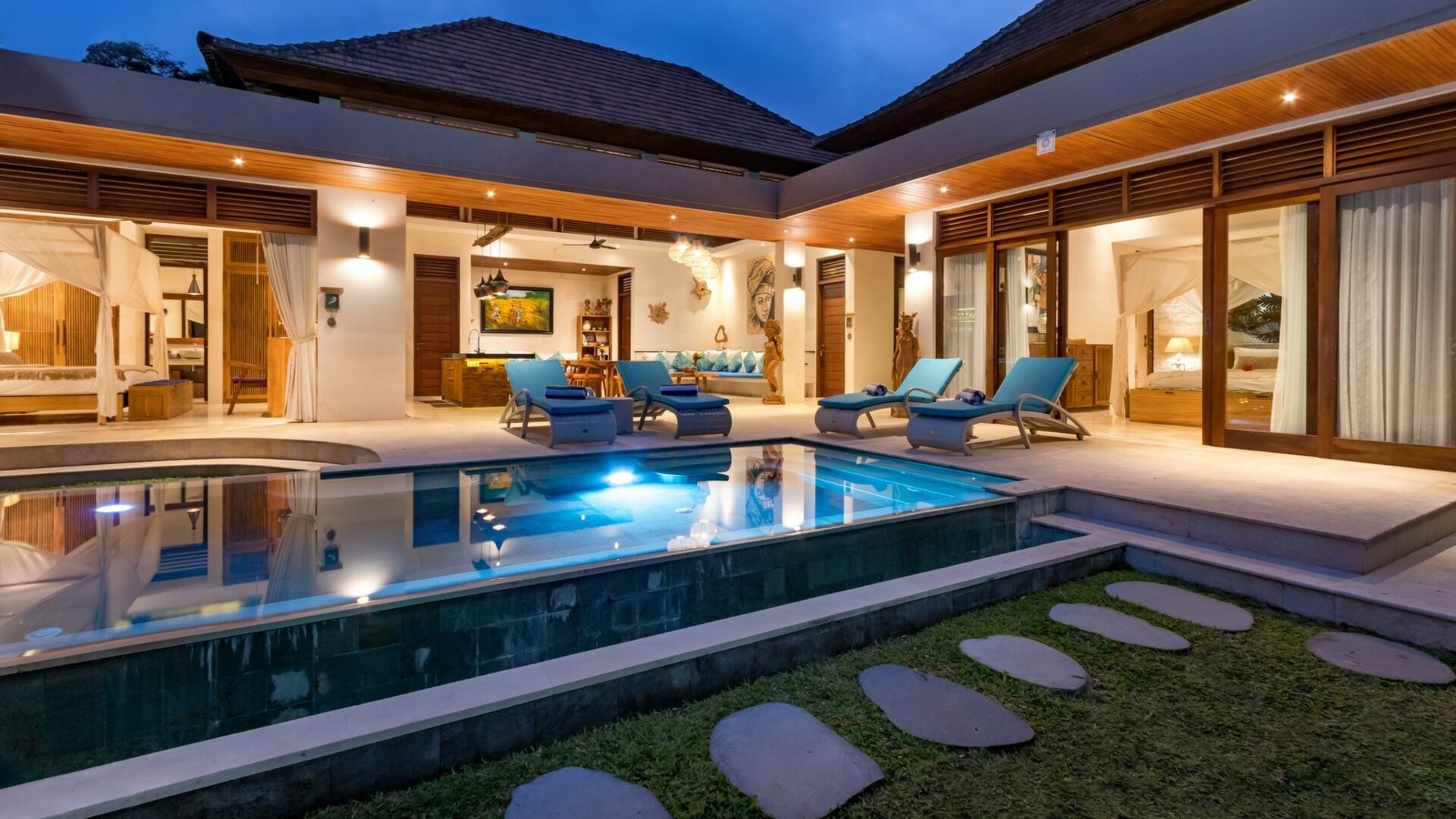 Enjoying Your Holiday in a Luxury 5 Star Villa in Candidasa, For Less Than a Hotel, Villa Bali 2243