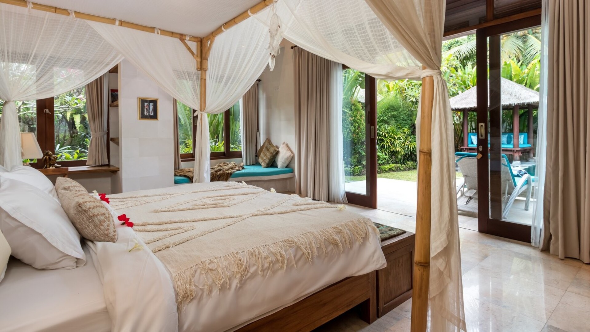 Enjoying Your Holiday in a Luxury 5 Star Villa in Candidasa, For Less Than a Hotel, Villa Bali 2243