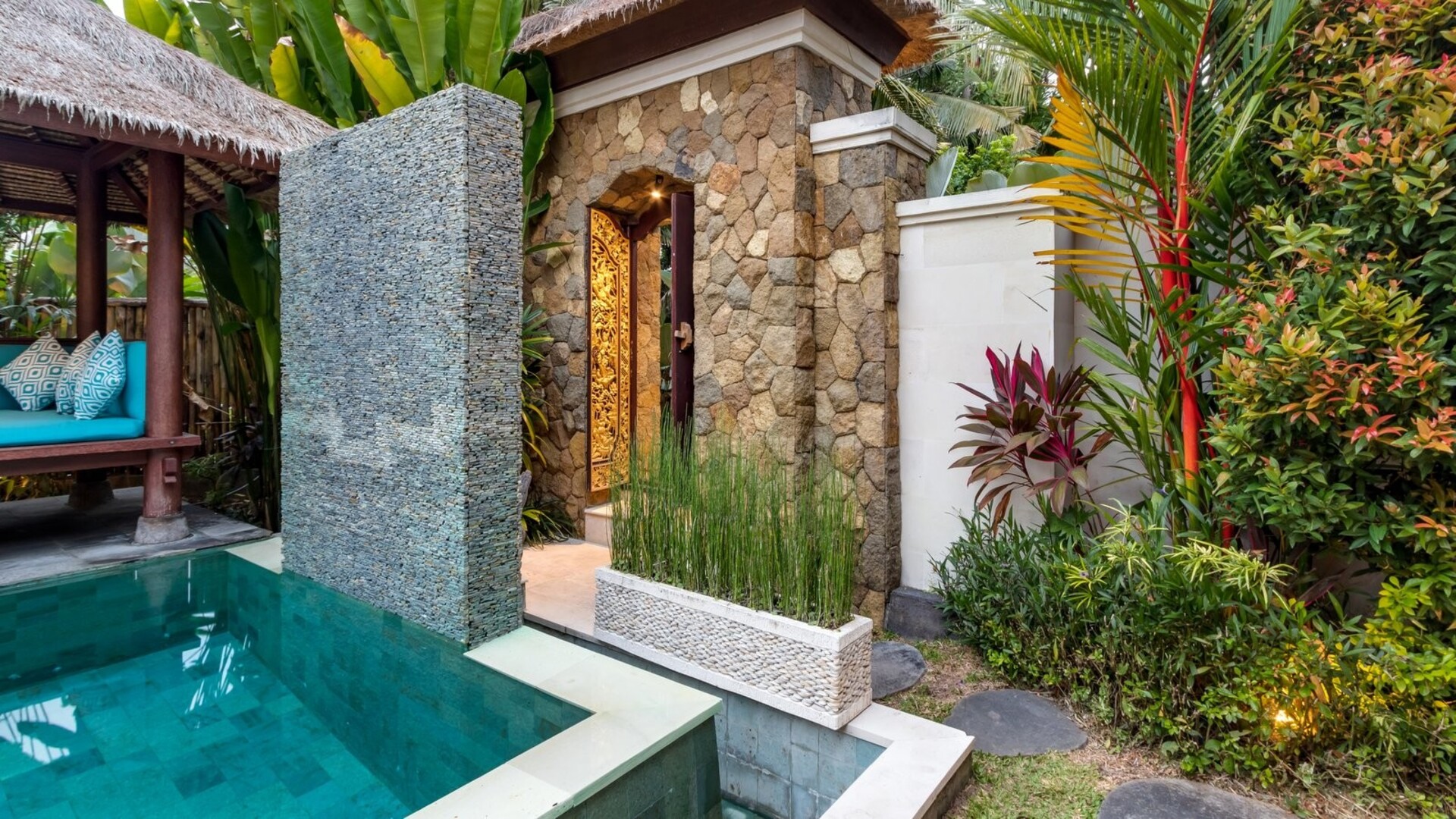 Enjoying Your Holiday in a Luxury 5 Star Villa in Candidasa, For Less Than a Hotel, Villa Bali 2243