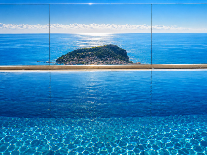5 Star Villa Summit – Panoramic Mountain & Sea Escape