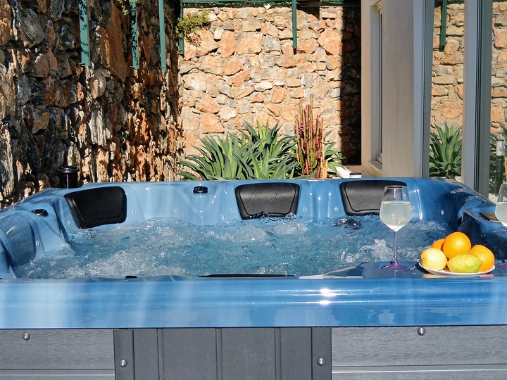 5 Star Villa Summit – Panoramic Mountain & Sea Escape