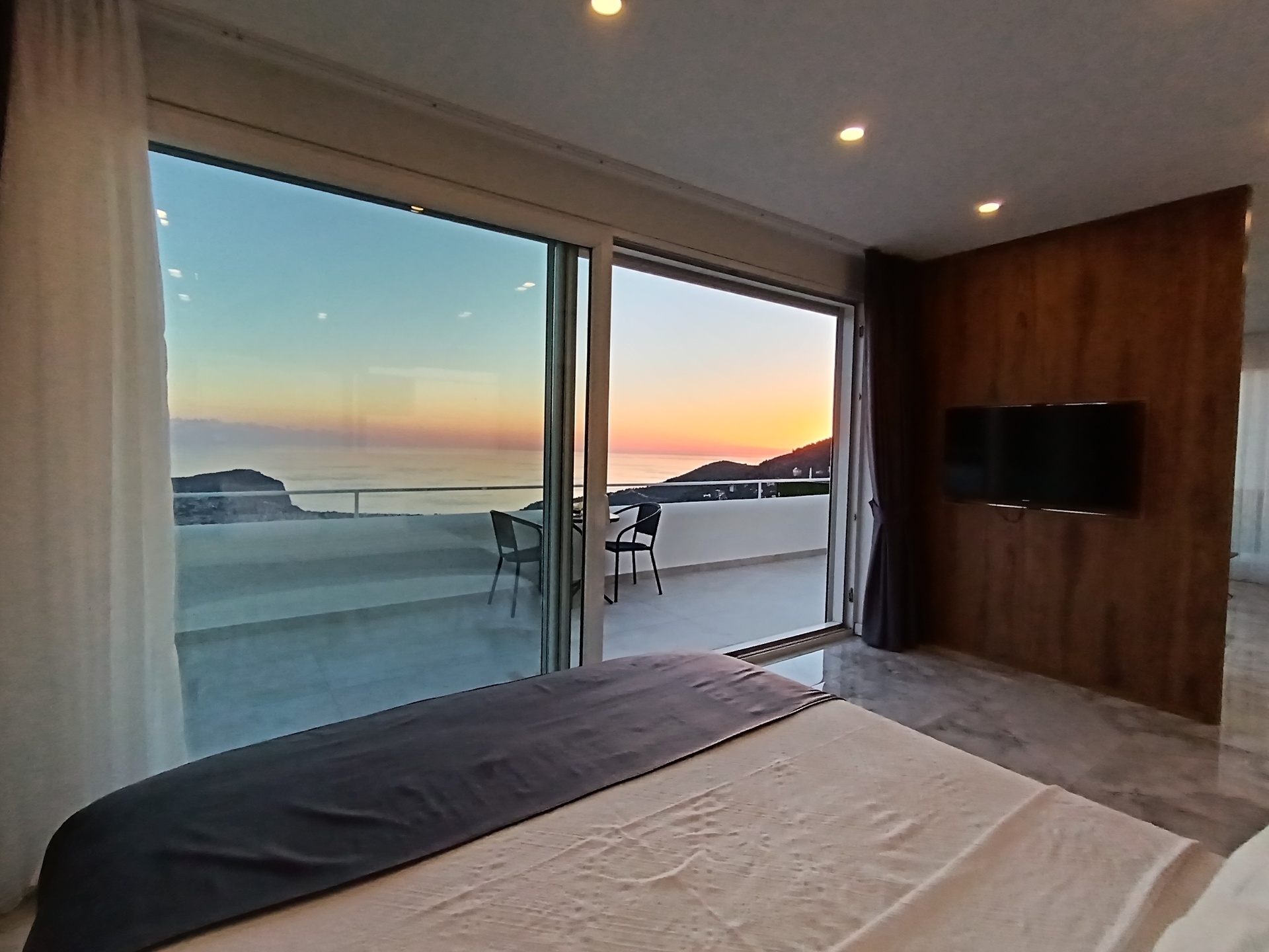 5 Star Villa Horizon – Mountain & Sea Escape